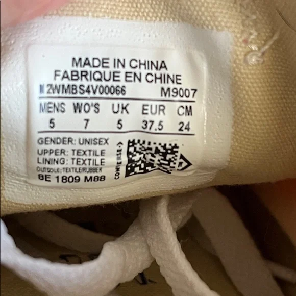 Converse Pink Canvas Sneakers size 7 women’s - Picture 7 of 8